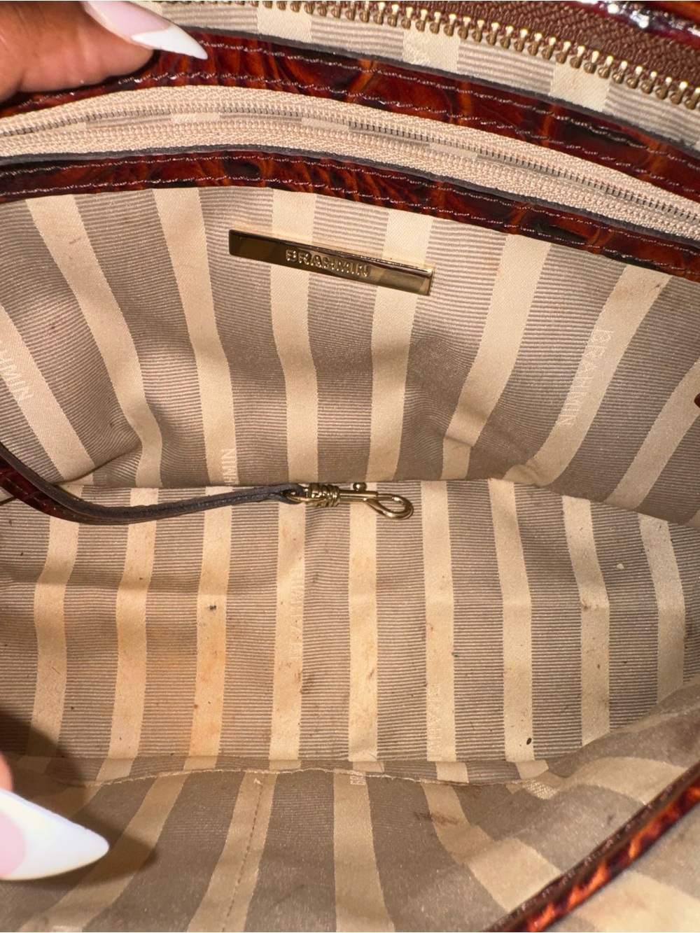 Brahmin Two-Tone Croc-Embossed Satchel in Burgundy and Cream SEND BEST OFFER❤️ - Picture 6 of 9